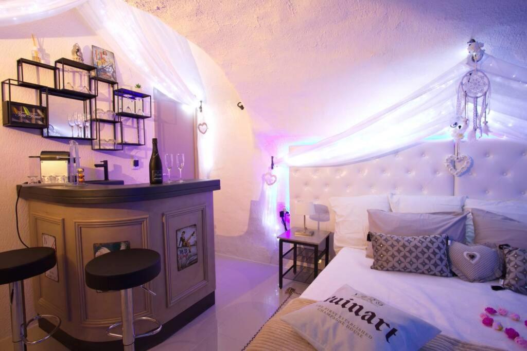 Les Secrets D'Alcove, Nuits Romantiques Avec Spa Aix-en-Provence Exterior photo